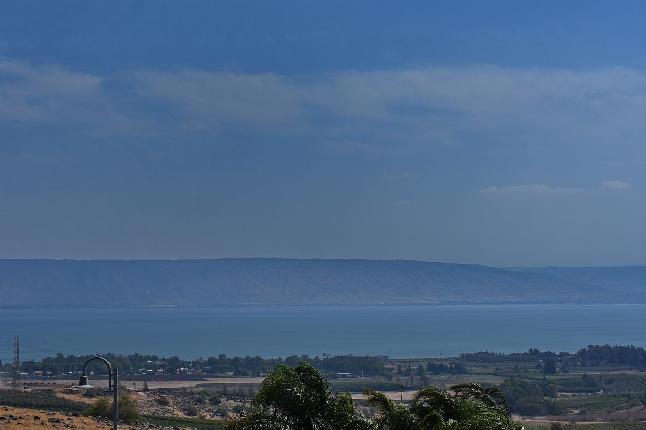 Zug Yonim Livnim Luaran gambar